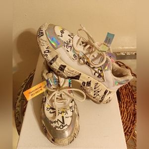 You Ka size 8  Graffiti sneakers women